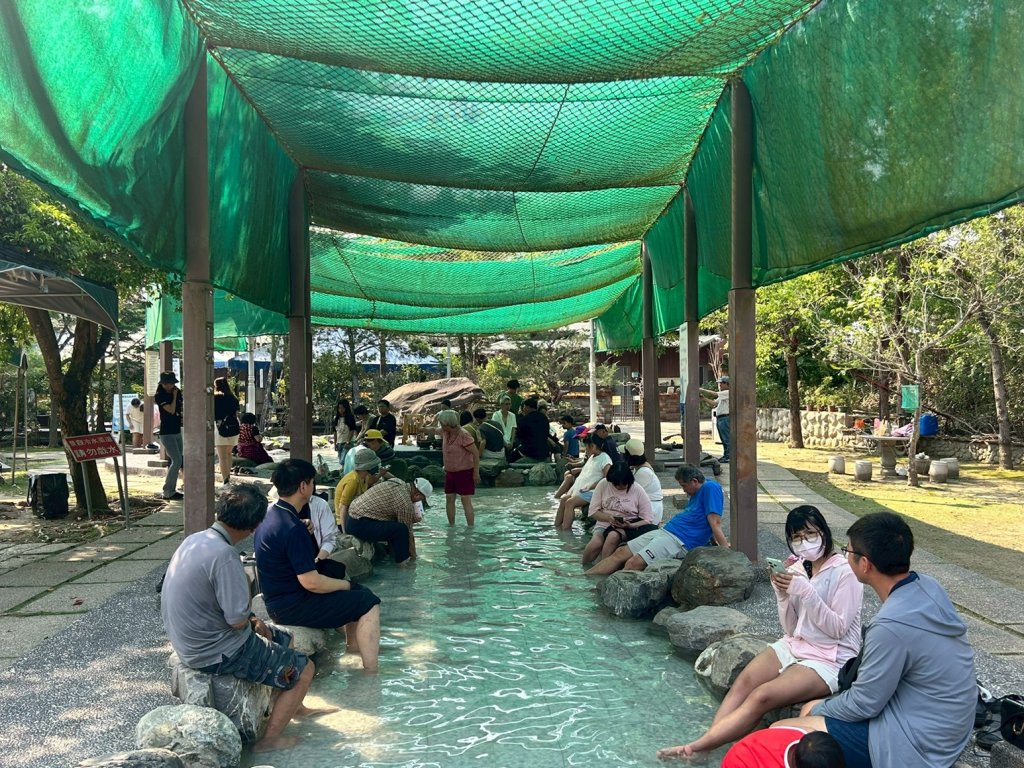 延續花泉熱潮！2026螢光花泉季二部曲登場 梅嶺賞螢正夯