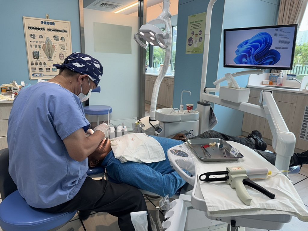 屏東補助長者裝假牙　最高4.4萬元守護咀嚼力