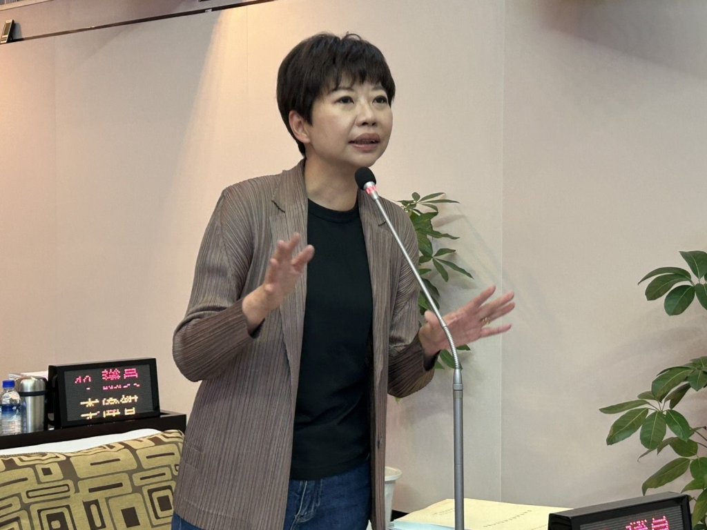 關注公務員請假權益與教育環境 陳怡珍促檢討考績制度、爭取教師鐘點費調升