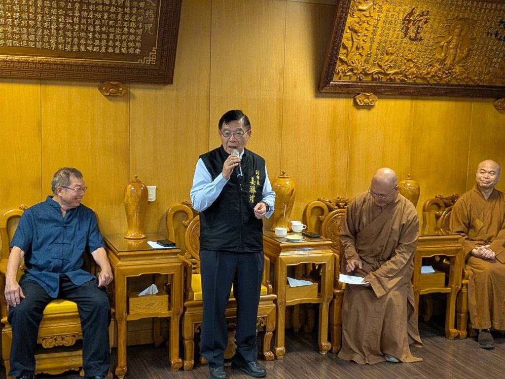 同鄉會貴賓齊聚大仙寺贈畫 深化文化交流與宗教情誼