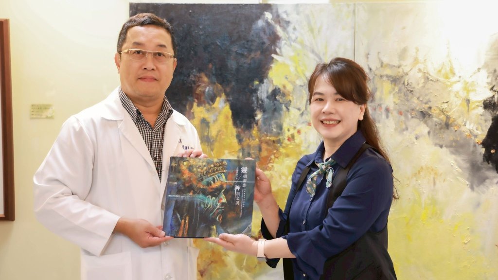 苗醫友善藝廊展出《廟宇之美與石虎護生》 串聯文化與生命關懷