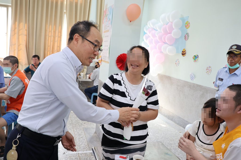 母親節懇親洋溢溫情｜稚女一聲「爸爸」喚回收容人重生力量