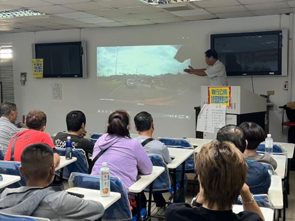   無照駕駛與重複違規納入講習機制，高雄區監理所呼籲養成禮讓守法好習慣  