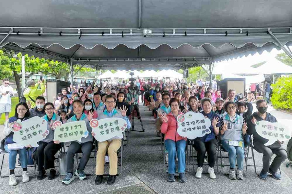 結合運動與衛教　竹市「風城GO GO．健康夠夠」第4場健走港南運河公園登場倡導無菸樂活及健康生活