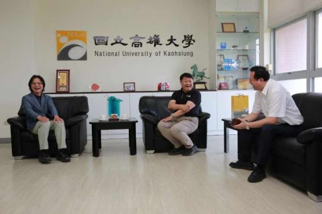高雄大學《卓越講座》 邀葉俊榮談臺灣制度韌性 「四個70%」 示警AI、能源、少子化、產業集中風險