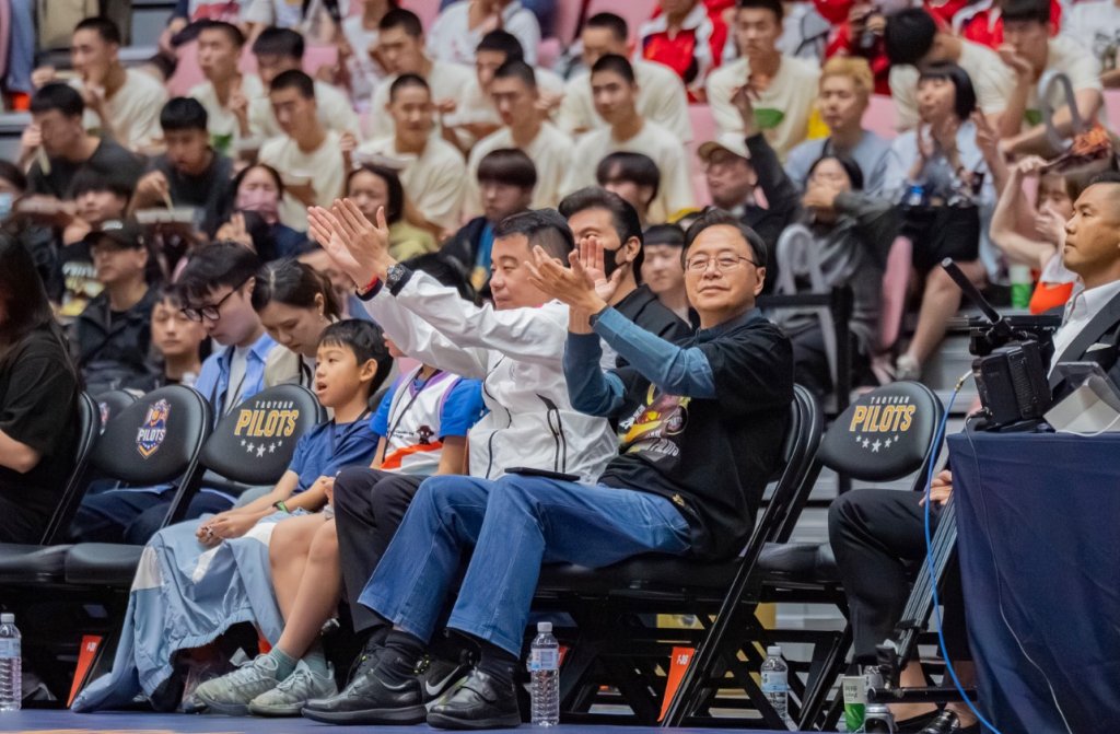 桃園璞園領航猿本季主場12戰全勝 張善政頒冠軍戒期勉延續冠軍氣勢