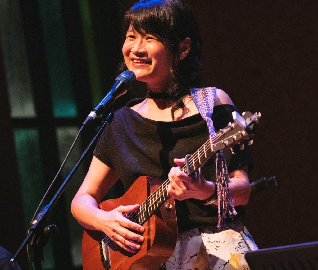 客家金曲獎詩人歌手羅思容6月臺南談唱會 大家共下行