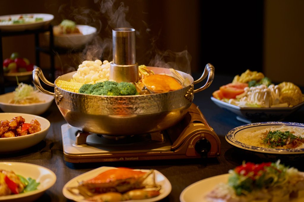 台南晶英酒店全新「火焰石燒竹地雞」套餐 演繹客庄風土極致美味