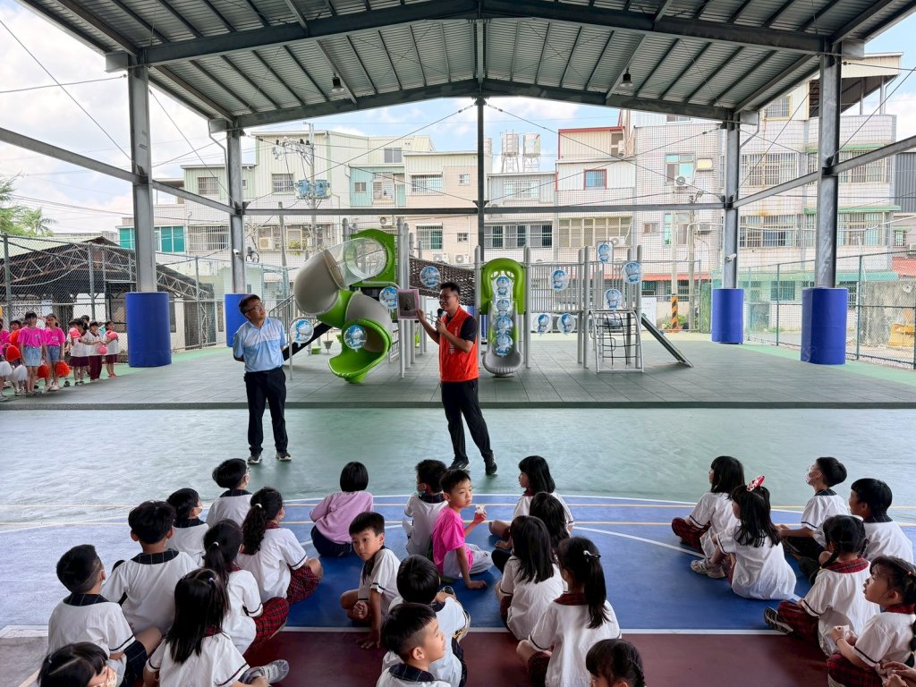 關廟國小光電球場鋪面改善、新遊戲場啟用！公私協力打造安全活力校園