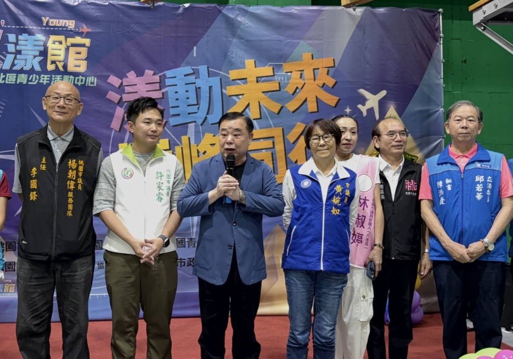 挑戰5.6公尺高空！桃漾館全台首座室內繩索挑戰中心啟用 國中生驚呼連連
