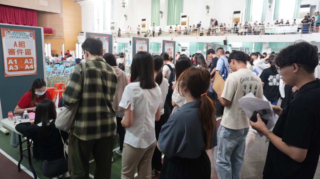 南市府暑期工讀招募釋125名職缺 青年學生面試展自信
