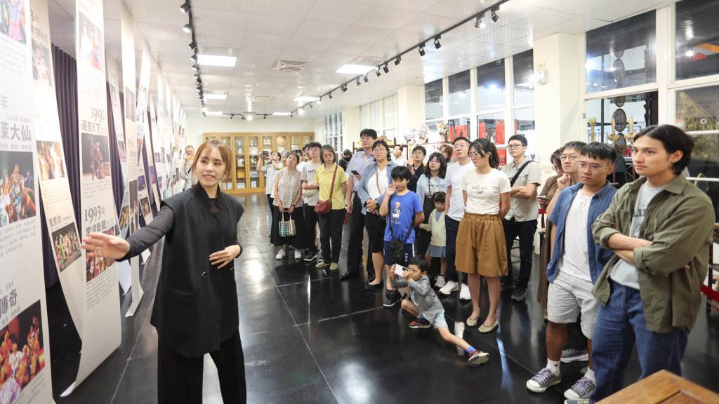 南市青年開箱戲巢藝術館 看明華園第三代翻轉百年歌仔戲