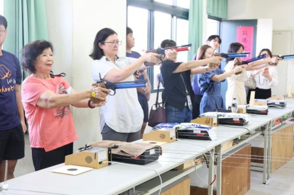 南台灣首座校園射擊電子靶教室啟用 高市左營高中射擊訓練中心正式揭牌