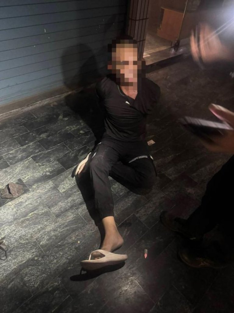  雙通緝犯毒駕拒檢狂逃！鳳警飛奔圍捕查獲喪屍菸彈　28張罰單重罰23萬