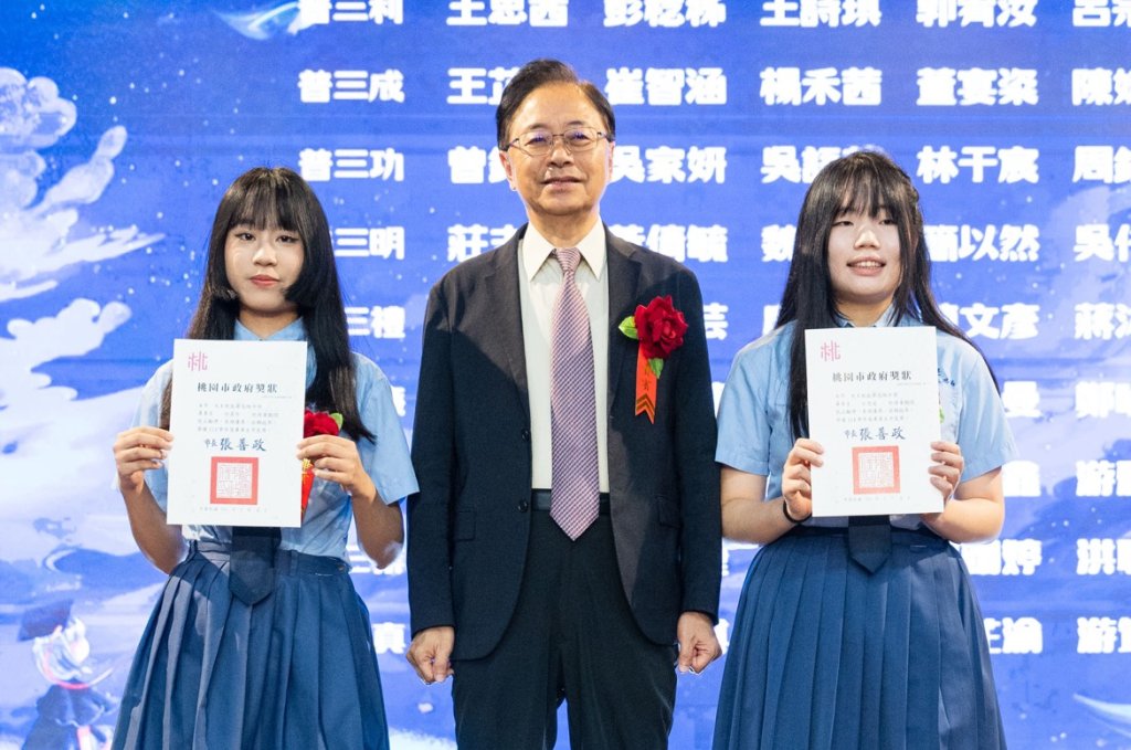 振聲高中2026畢業典禮　張善政勉學子善用AI迎向未來