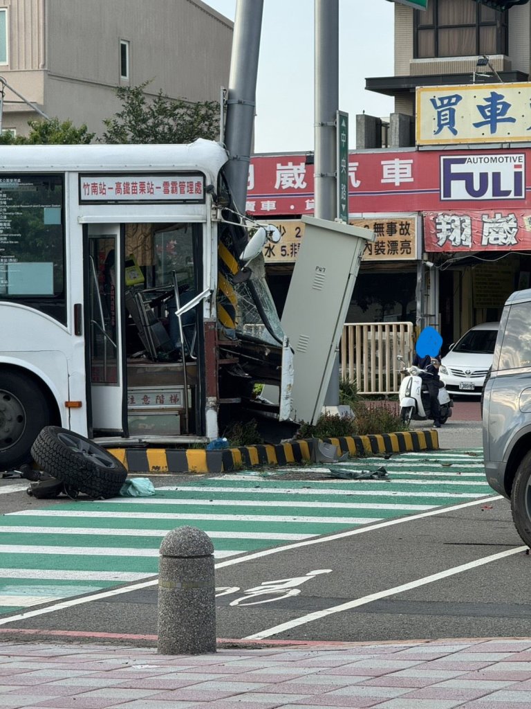頭份客運事故6人受傷｜縣府要求業者先行負擔醫療費用並啟動關懷機制