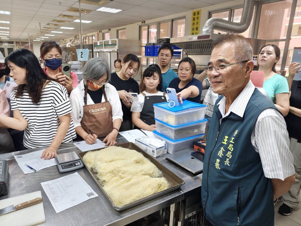 當台式Q餅遇上中東風情！南市勞工局教作超人氣「杜拜巧克力Q餅」