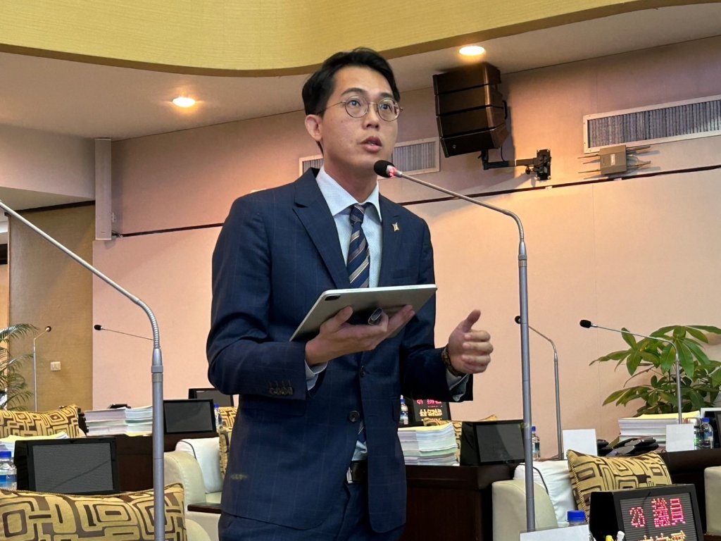 議員李宗霖針對IKEA進駐南紡將造成大塞車 東區貪食蛇噩夢將起
