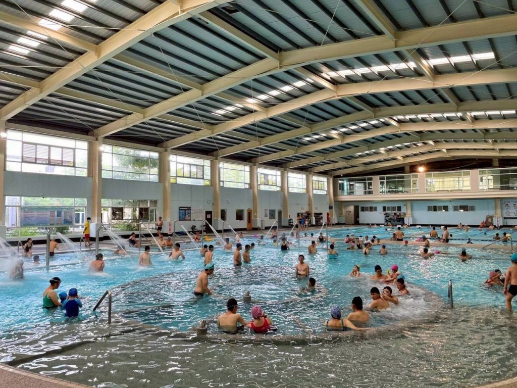 泳池戲水、草地野餐一次滿足 臺南市立游泳池夏日派對登場 