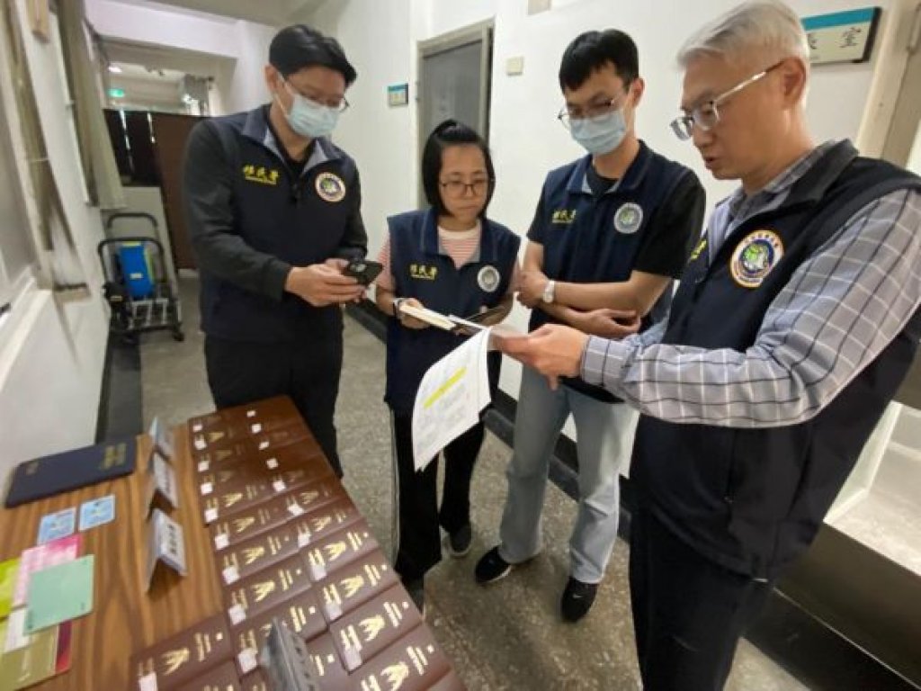 向上溯源 高雄市專勤隊破案外案再擒跨國人販集團　查扣47本護照 救出5名被害人