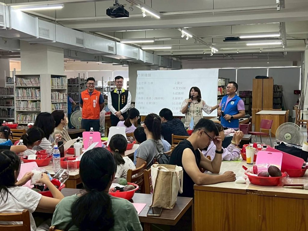 酸甜消暑情人果好滋味 仁德區圖書館親子食農教育DIY活動