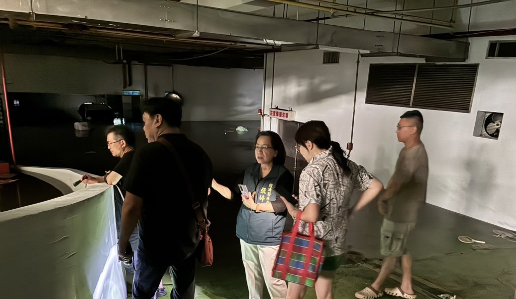 豪雨來襲 南市經發局不畏風雨出動 全力守護民生與產業