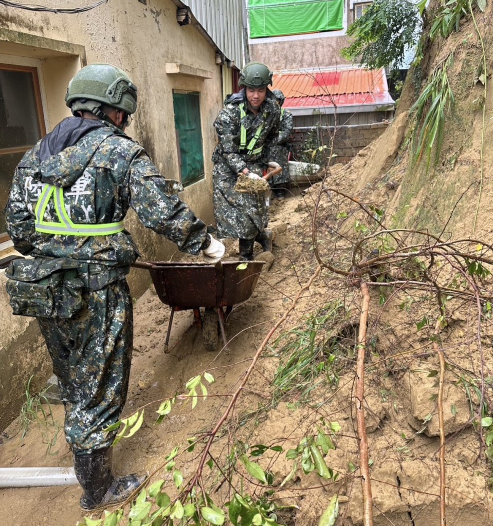 軍民攜手清理家園 臺南市加速0626豪雨災後復原　