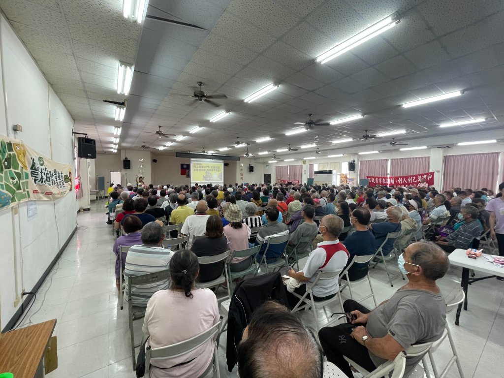 臺南監理站配合南區區公所辦理「一站式換照服務」，免除高齡長者換照奔波