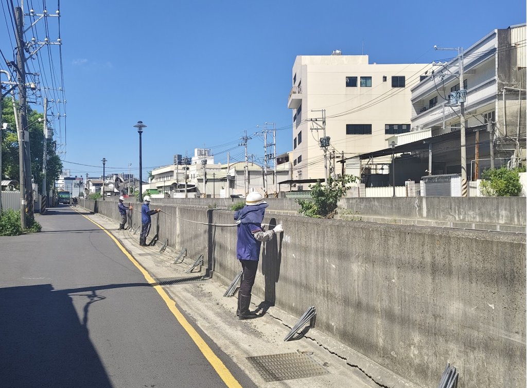 嚴防巴威颱風來襲 三爺溪堤防緊急加高工程動工