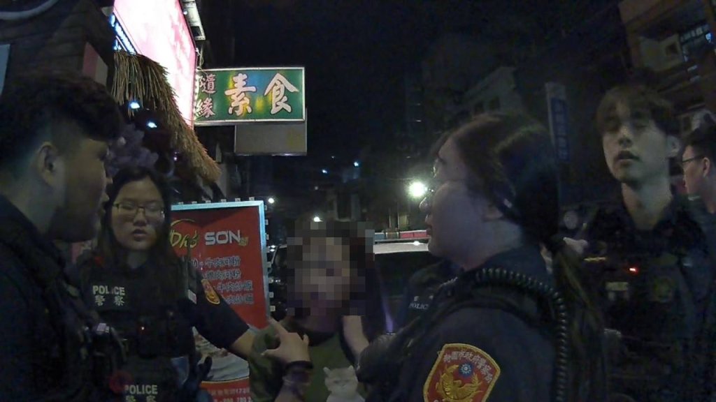 颱風夜友人聚會爆口角 酒醉男女街頭失序遭警管束