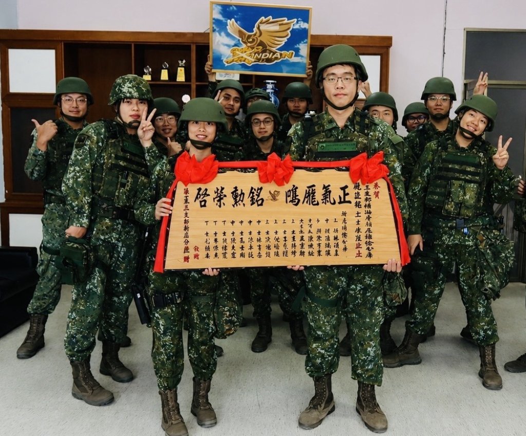 榮退傳承續薪火　陸軍三支部溫馨送祝福