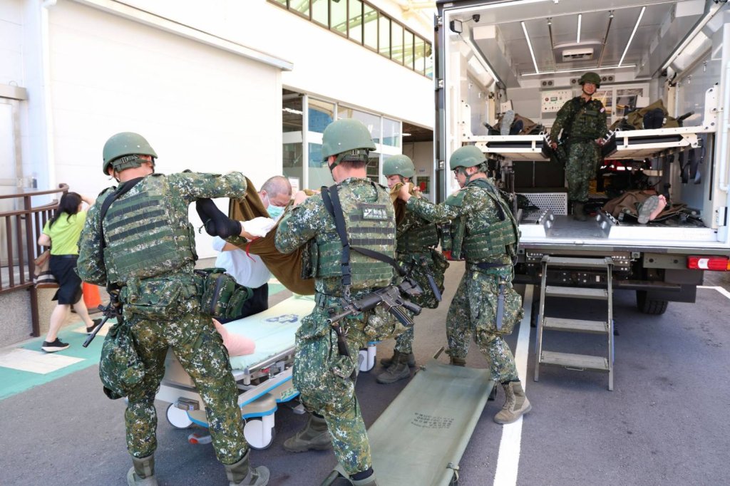 軍民聯防淬鍊衛勤戰力！台南新樓醫院攜手四支部衛生營圓滿完成戰傷演練