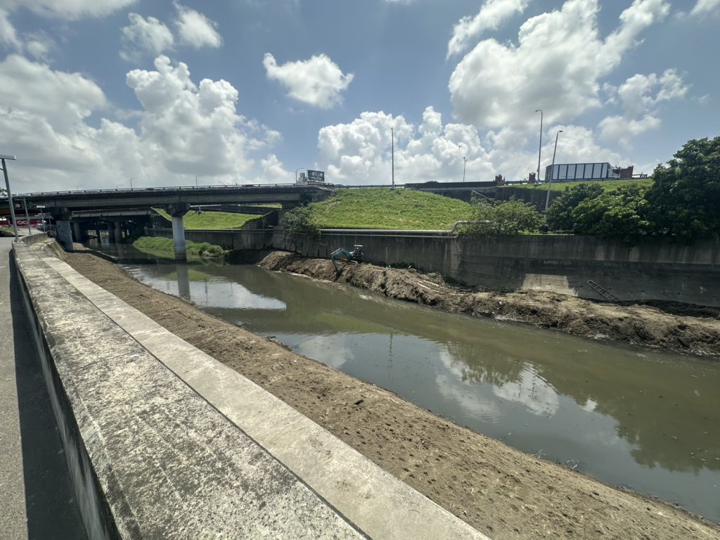 因應紅霞颱風來襲 三爺溪瓶頸段河道進行清淤 提高通洪能力