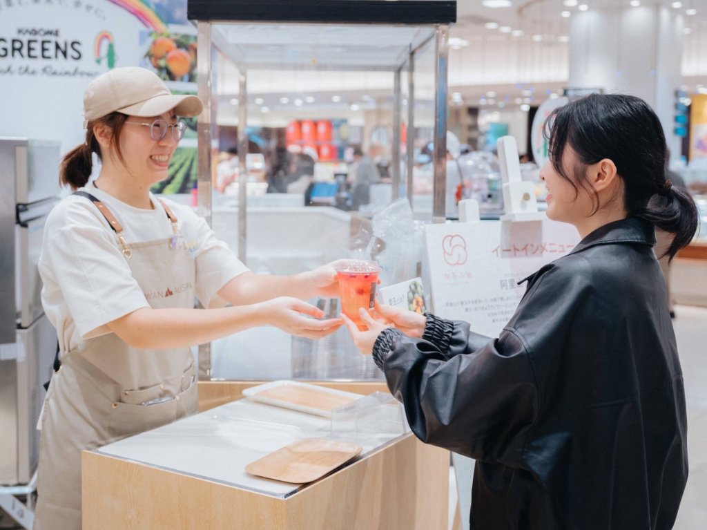 勞動部微創鳳凰貸款助「甜茶小姐」打造新世代茶文化