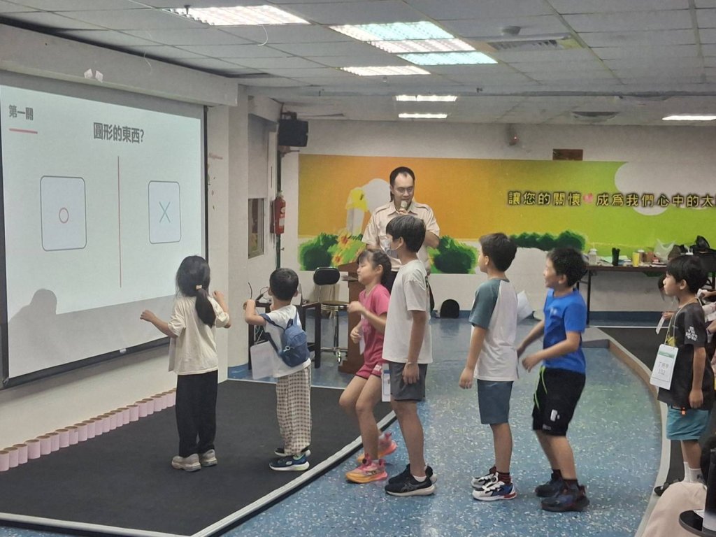屏東替代役男化身隊輔　陪伴學童共度充實暑假
