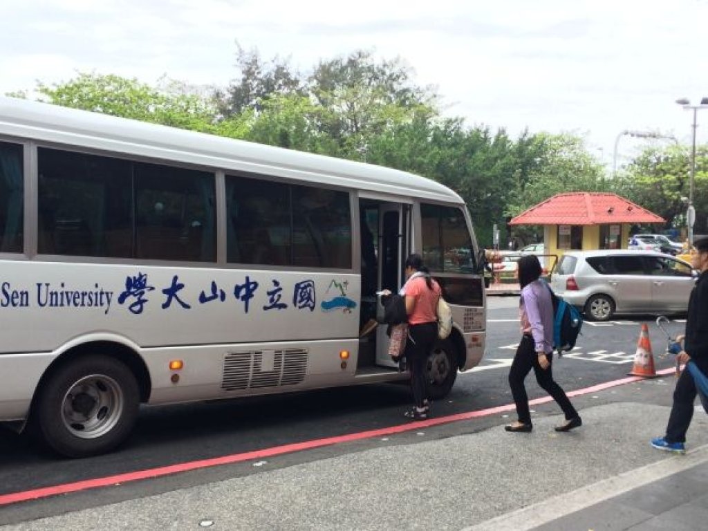 退役校車變身校園咖啡再出發　中山大學活化校產實踐永續