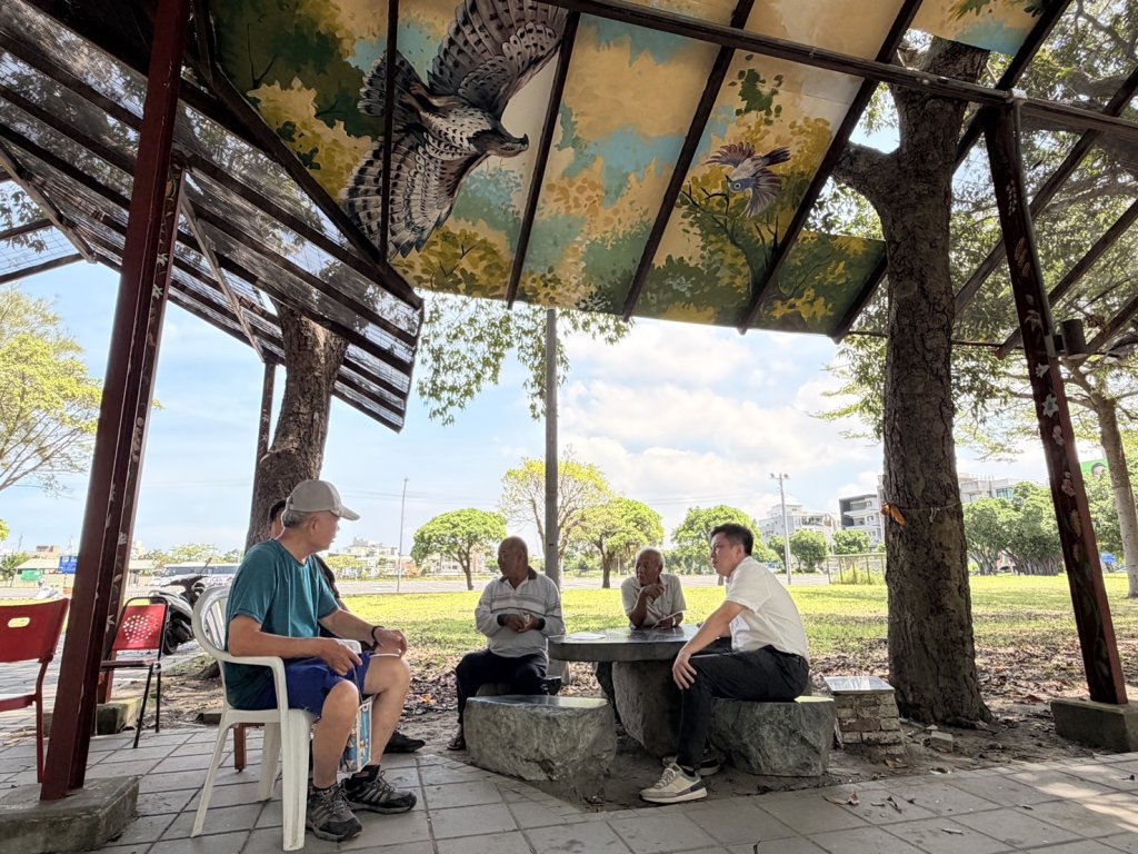 原住民公園簡易雨棚由市議員李啟維爭取下 已建設完工讓民眾能遮陽避雨