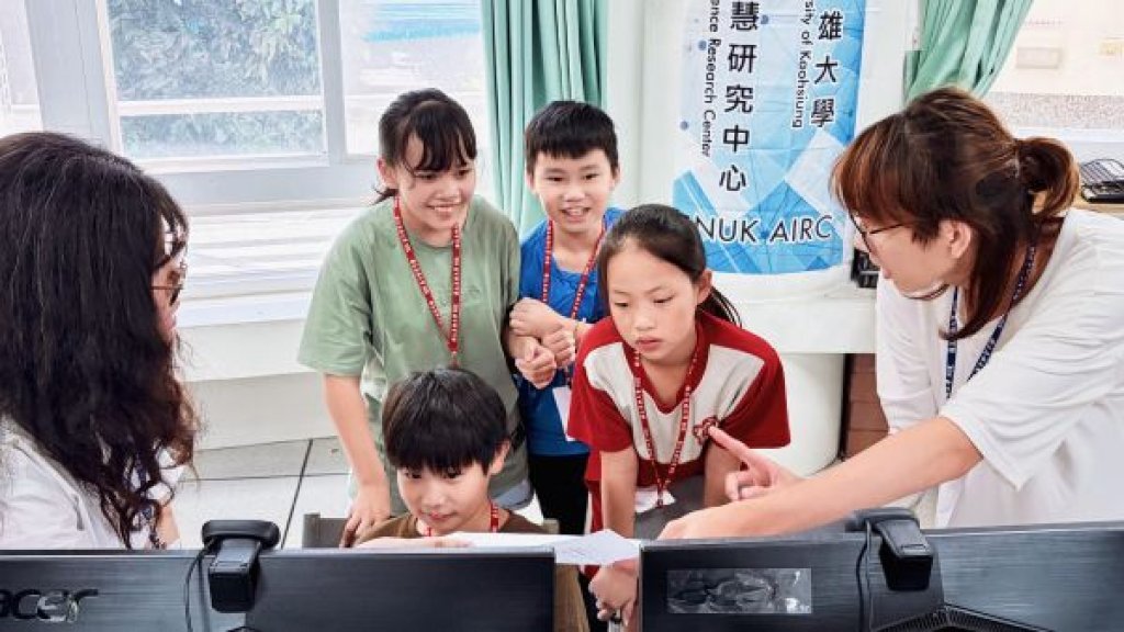 高大e-Eureka資訊志工團走進屏東、台東 教學童用數學「指揮」機器人
