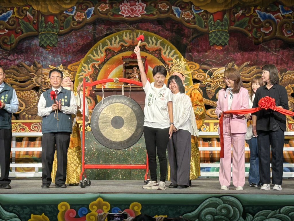 明華園百年歌仔戲再啟新篇 黃偉哲出席「戲巢藝術館」開館盛會