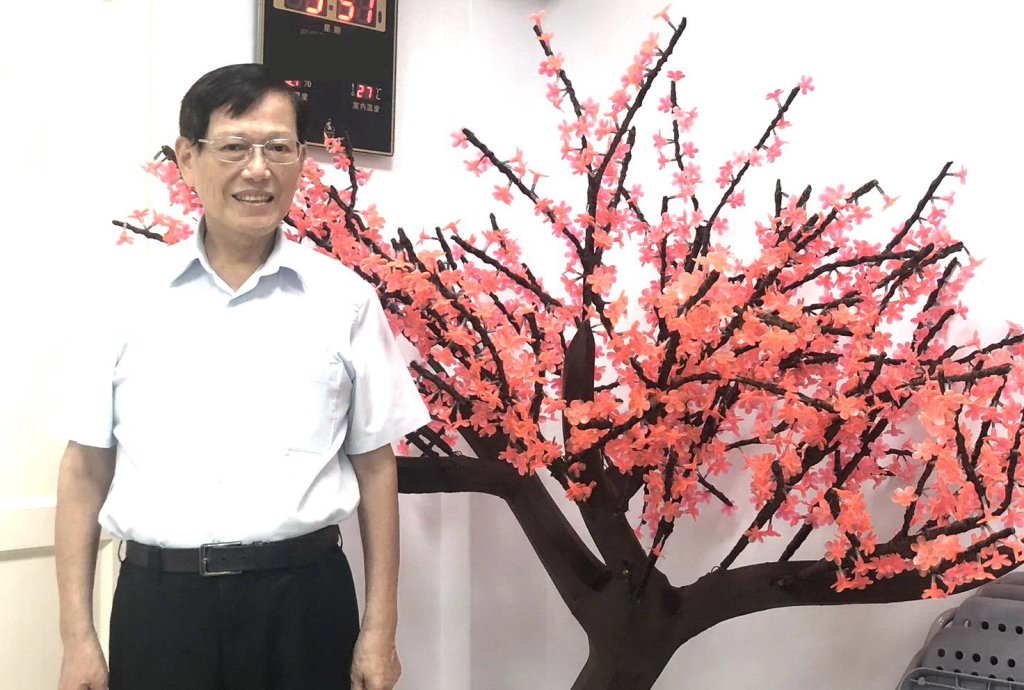 高考及格多年沒女友 八同仁請假護送滿滿神助攻