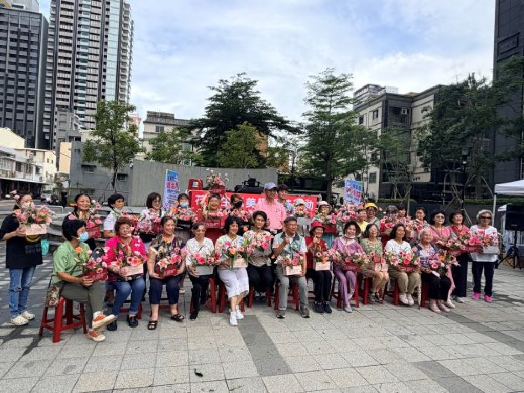樂聲花香伴里民 高雄文林廣場舉辦健康社區活動