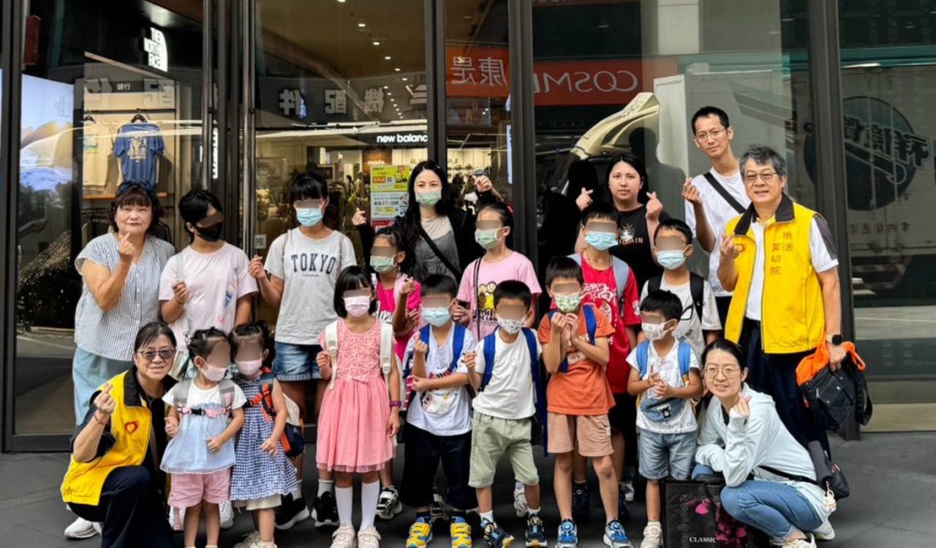 「統領廣場陪你長大」 一份陪伴，照亮孩子的成長路 !