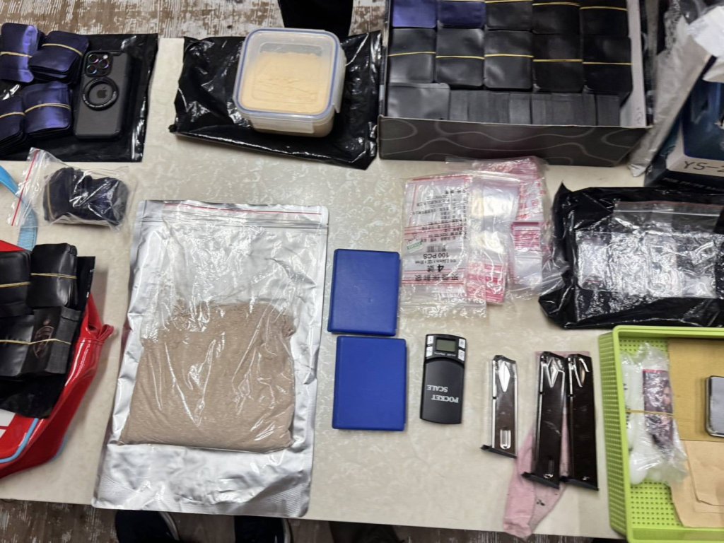假買珍奶實賣「毒咖啡」！七夕情人節臺南少年隊破獲手搖飲毒品分裝場