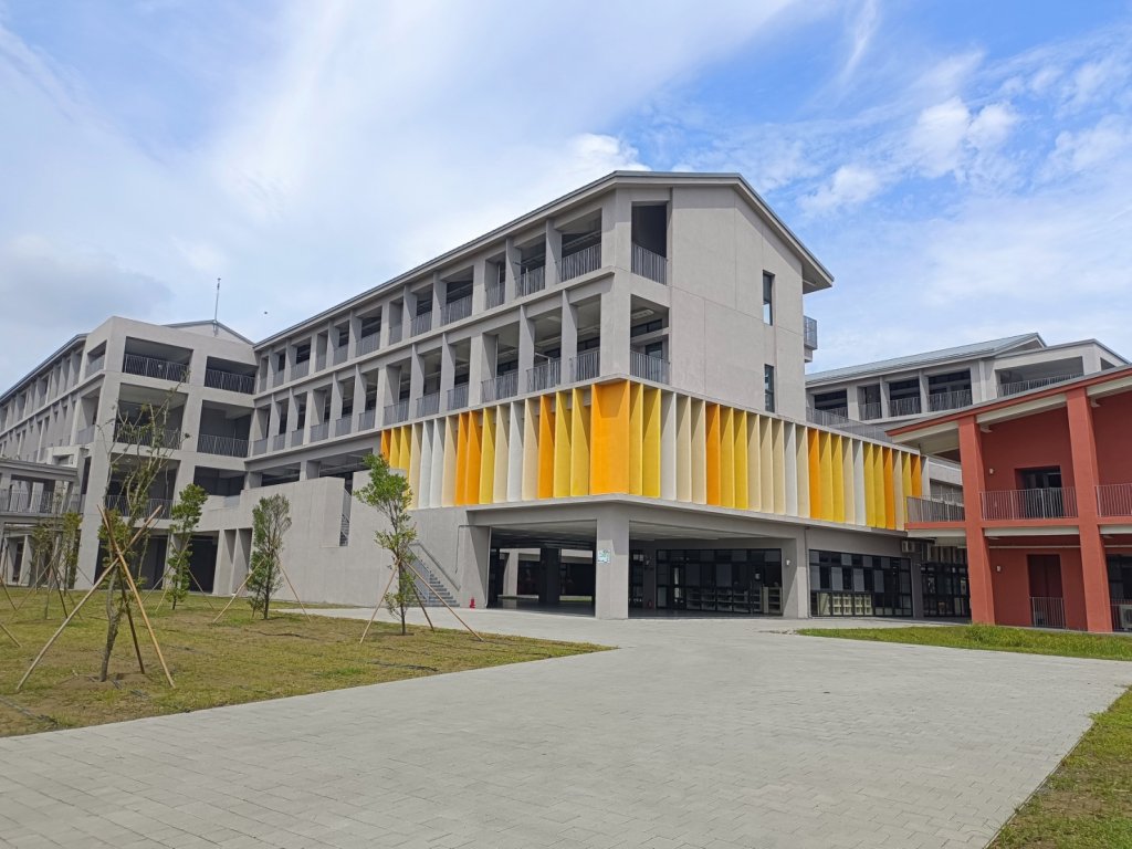 沙崙國際高中獲得鑽石級綠建築標章 打造雙語國際、科技創新、人文永續新校園