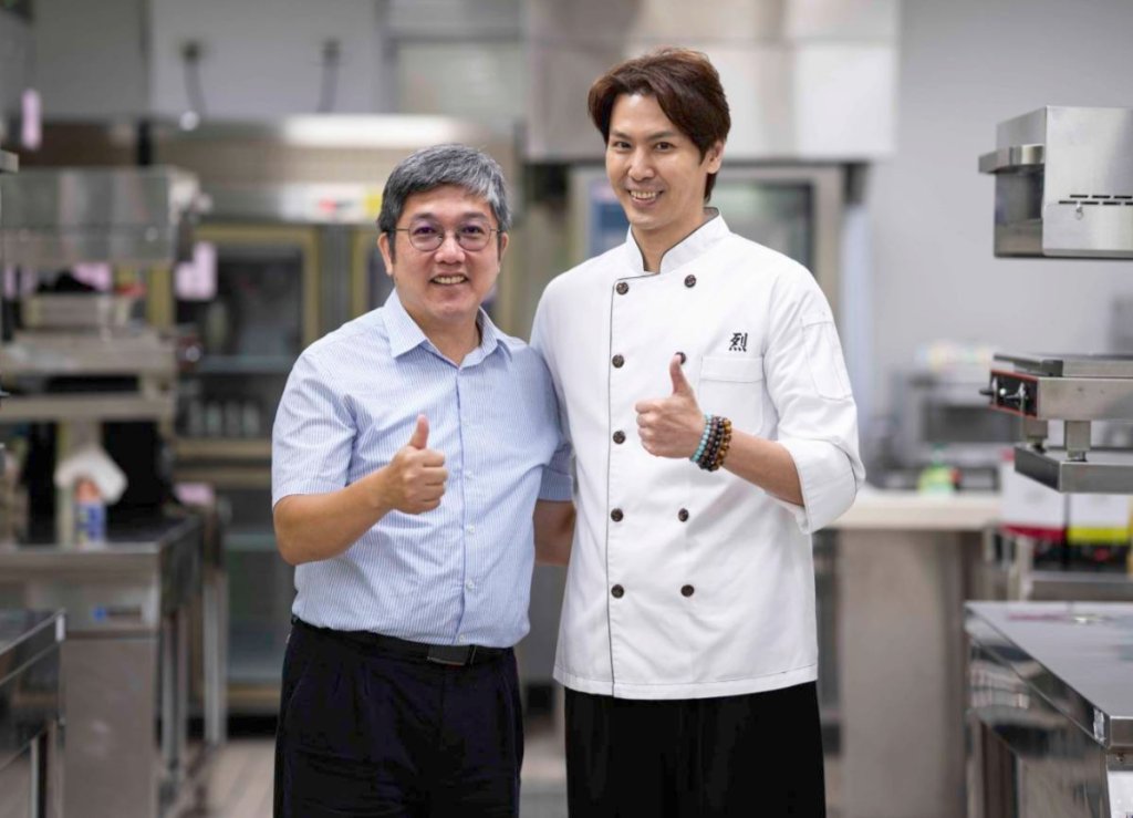 醒吾傑出校友陳德烈熬出跨界餐飲手藝　「型男主廚」演藝兼具料理