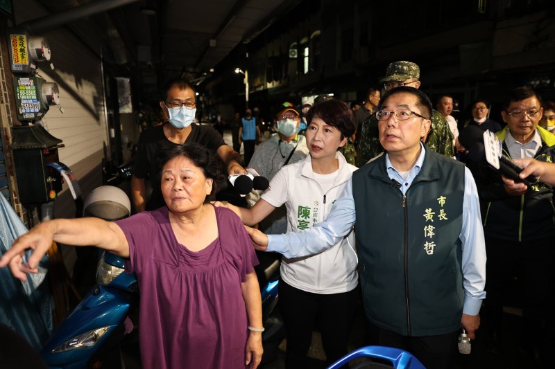 黃偉哲緊急返台赴安南爆炸現場 慰問受災居民、全力協助家園復原