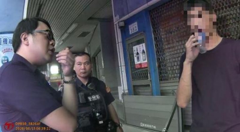才剛撞完移車又撞！鳳警察覺異狀　車內起獲毒品及逾13萬現金