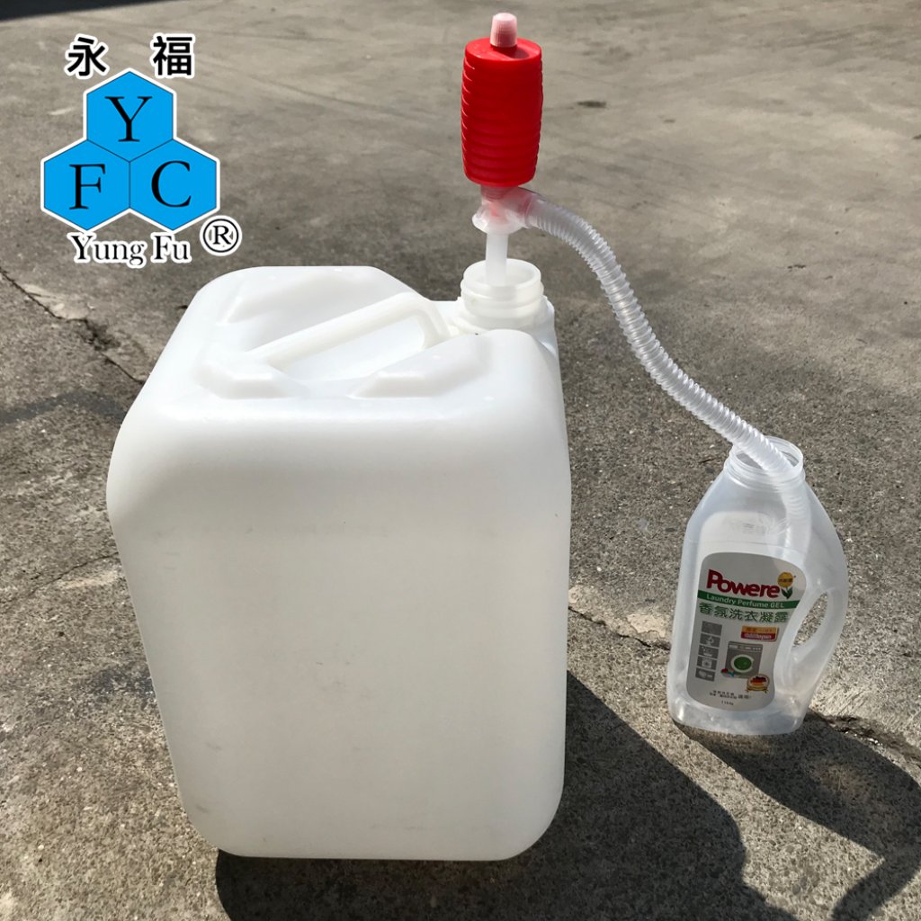 【分裝好幫手】手動抽油器、2000ml 量杯