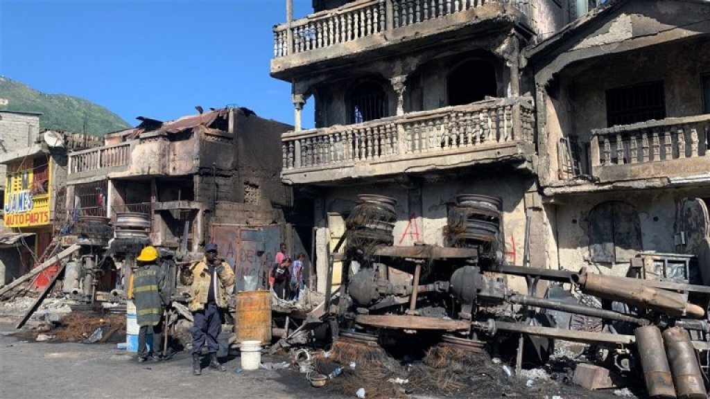 海地油罐車翻覆爆炸事件
