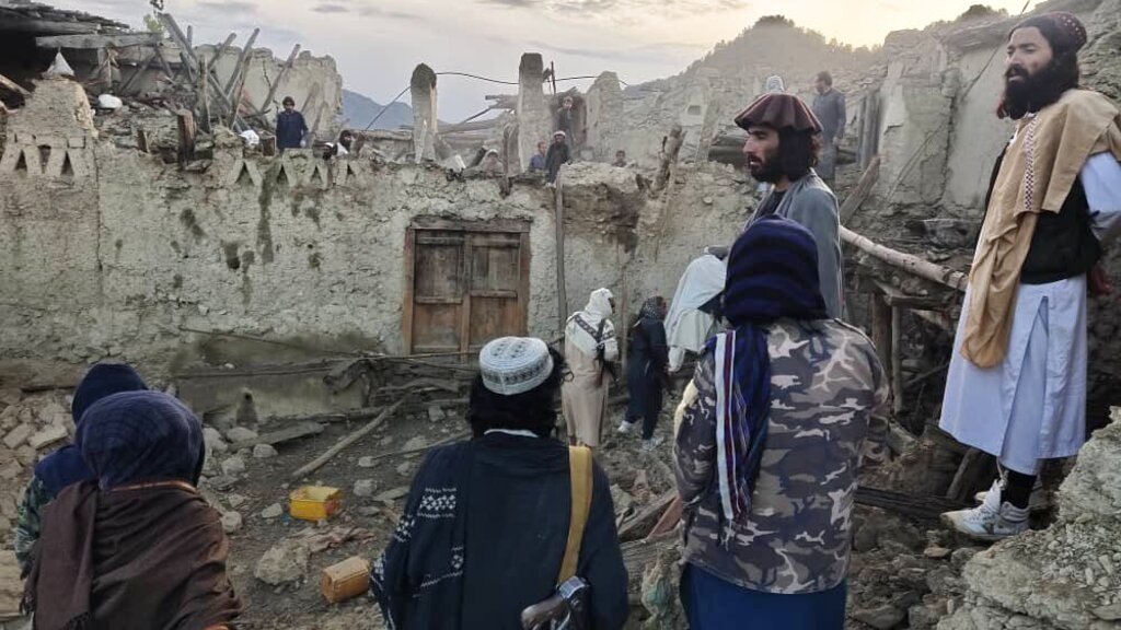 阿富汗20年來最嚴重地震傷亡持續攀升 至少1100死、1650傷